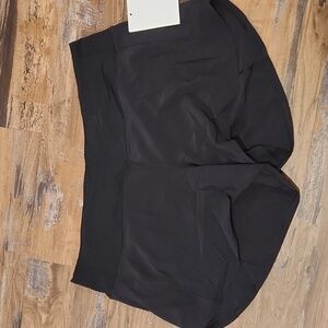 Lululemon speed up MR shorts-lined